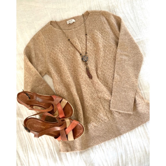 LOFT Sweaters - ✨HP✨ LOFT lightweight cable knit sweater - soft!!